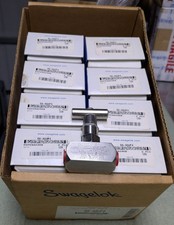 16 SWAGELOK PNEUMATIC VALVES