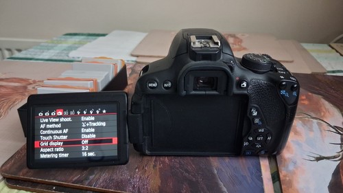 Canon eos 700d 0mp - canon, digital