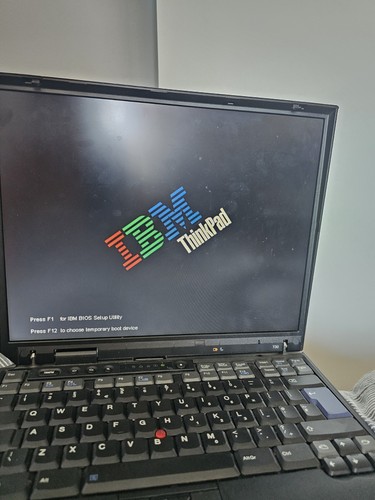 Collectors ibm thinkpad t30 - thinkpad,