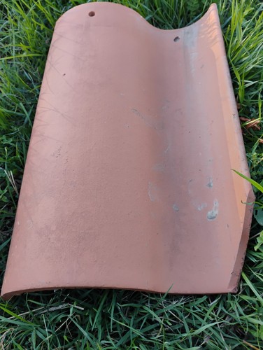 Shaped clay roof - s,
