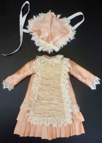 Silk dress bonnet - &,