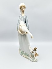 Lovely Retired Lladro Figure