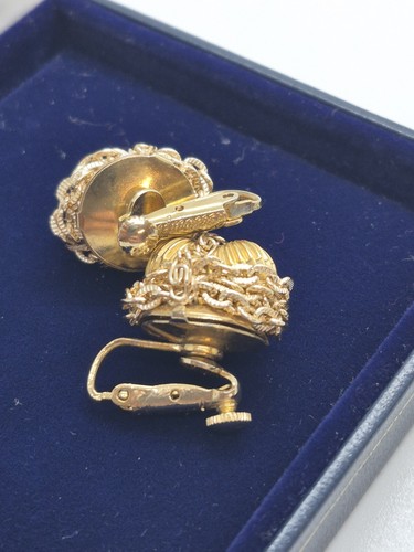 Jewelcraft signed vintage - signed,