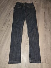 Size 8 Yes Yes Skinny Leg