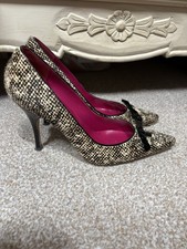 Manolo Blahnik Size 6.5 Nossa