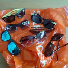 Job Lot Of Sunglasses 