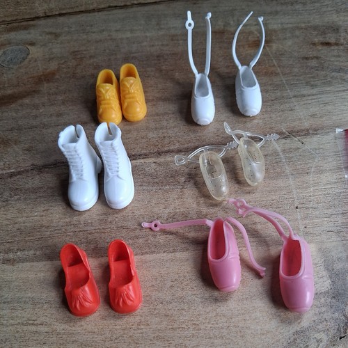 Vintage sindy doll shoes - doll, x