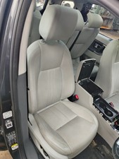 2017 LR DISCOVERY SPORT FULL SET OF LEATHER SEATS ( 7 SEATER )