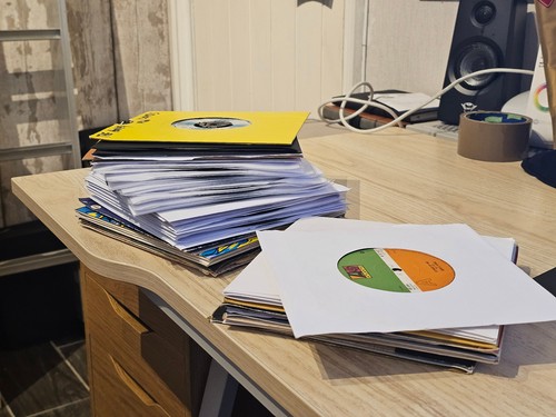 Vinyl singles build a - 50+,