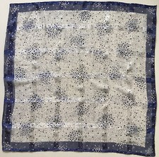 + A Blue And White Spot Design