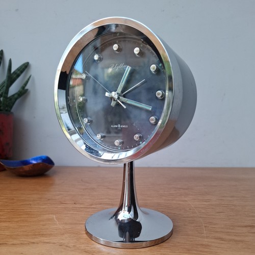 Rhythm space age pedestal - rhythm,
