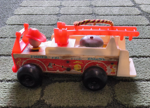 Vintage 1968 fisher price - 1968, pull