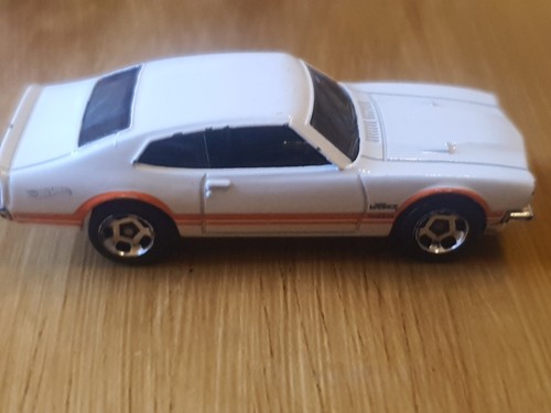 Hot wheels ford maverick - hot,
