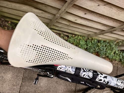 Globe roll saddle - saddle, bmx