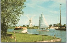 Vintage Postcard River Thurne Norfolk Boats England
