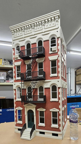Dollhouse new york style - york",