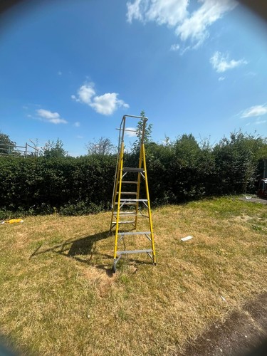 Clow ladder with handrails - with,