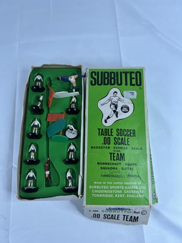 Subbuteo c100 complete team - complete,