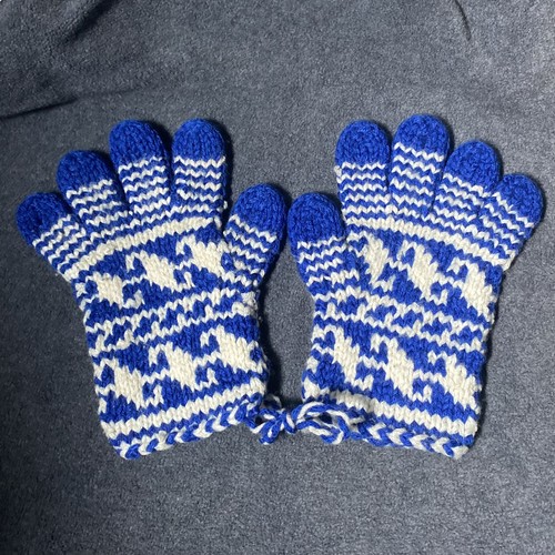 Knitted five finger gloves - finger,