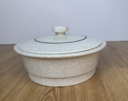 Poole parkstone cm lidded - 22.5,