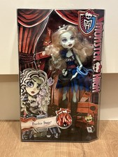 Monster High Frankie Stein Freak Du Chic Doll BNIB
