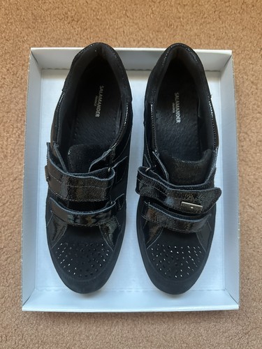 Ladies black suede shoes - black,