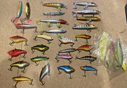 Job lot fishing - fishing, lures-30+