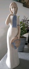 Gorgeous Rex Valencia - Lady with Bird on her Finger 9.5" Tall