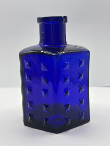 Old blue hobnail poison