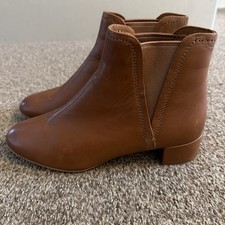 Ladies Clark Cushioned Tan