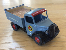 Dinky toy bedford tipper - toy,
