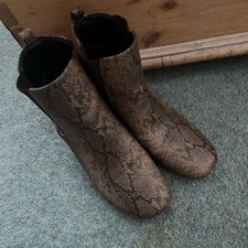 Peacocks size 6 animal print