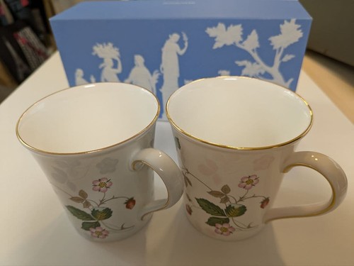Wedgwood wild strawberry pair - wedgwood,