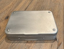 Wheatley Vintage 6 window Dry fly pocket box, excellent condition.