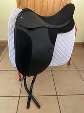 Thorowgood T4 17.5 MDM Black Dressage Saddle. Red/Wide Gullet. Dressage Square