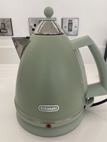 Delonghil cordless jug kettle - cordless,