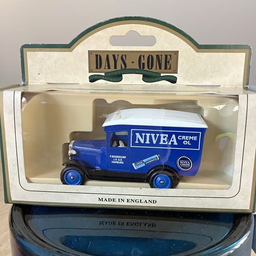 Lledo days gone 1928 chevrolet - gone,