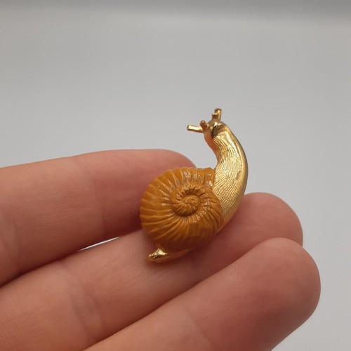 Vintage gold tone - gold, snail