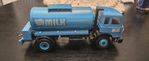 Britains farm leyland milk - britains,