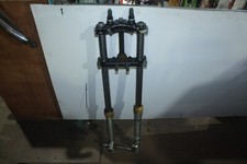 1980 YAMAHA YZ465 FORKS FRONT SUSPENSION YOKES TRIPLE CLAMP FRONT AXLE ASSY 38MM