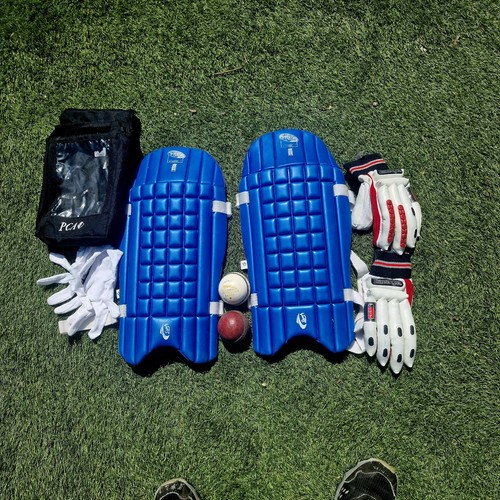 Cricket bundle kookaburra pads - cricket,