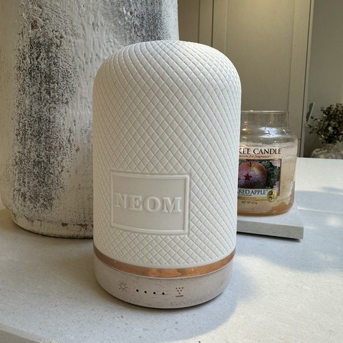 Neom wellbeing pod essential - neom,