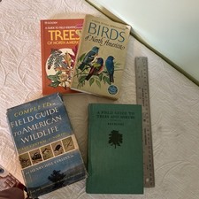NATURE FIELD GUIDE LOT (4)