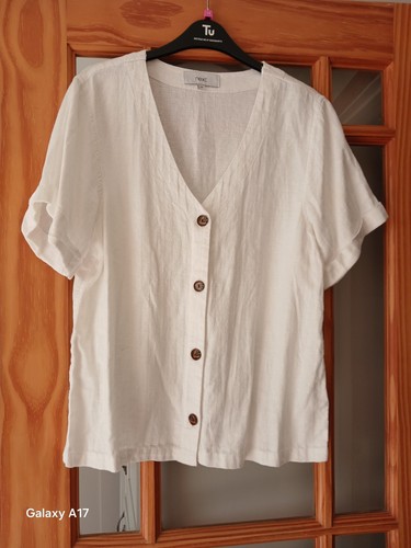 White woman top size - white,