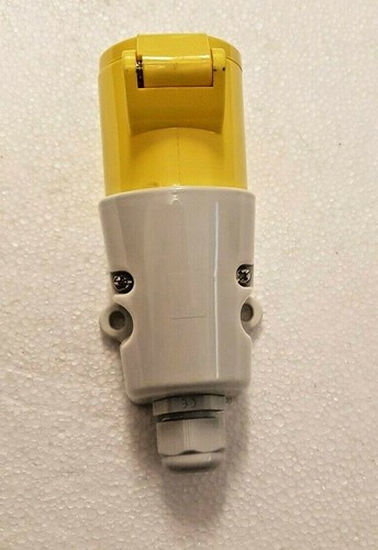 Amp pin socket - , 3