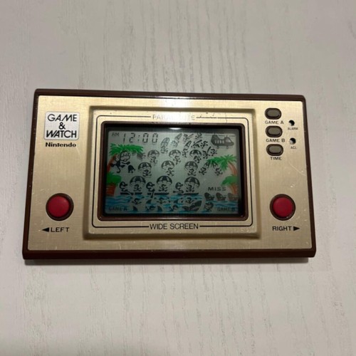 Nintendo game watch - &,