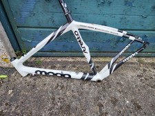 Moda Stretto Carbon Road Bike