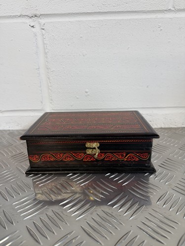 Wooden red lacquer - red, art