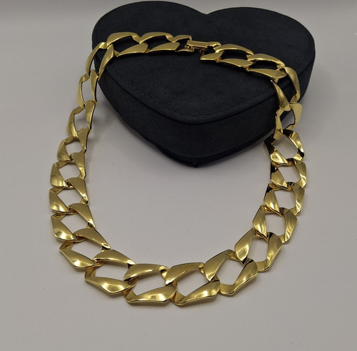 Chunky gold tone chain - chunky,