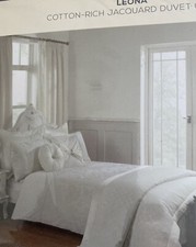 BNWT  JULIAN CHARLES King Size